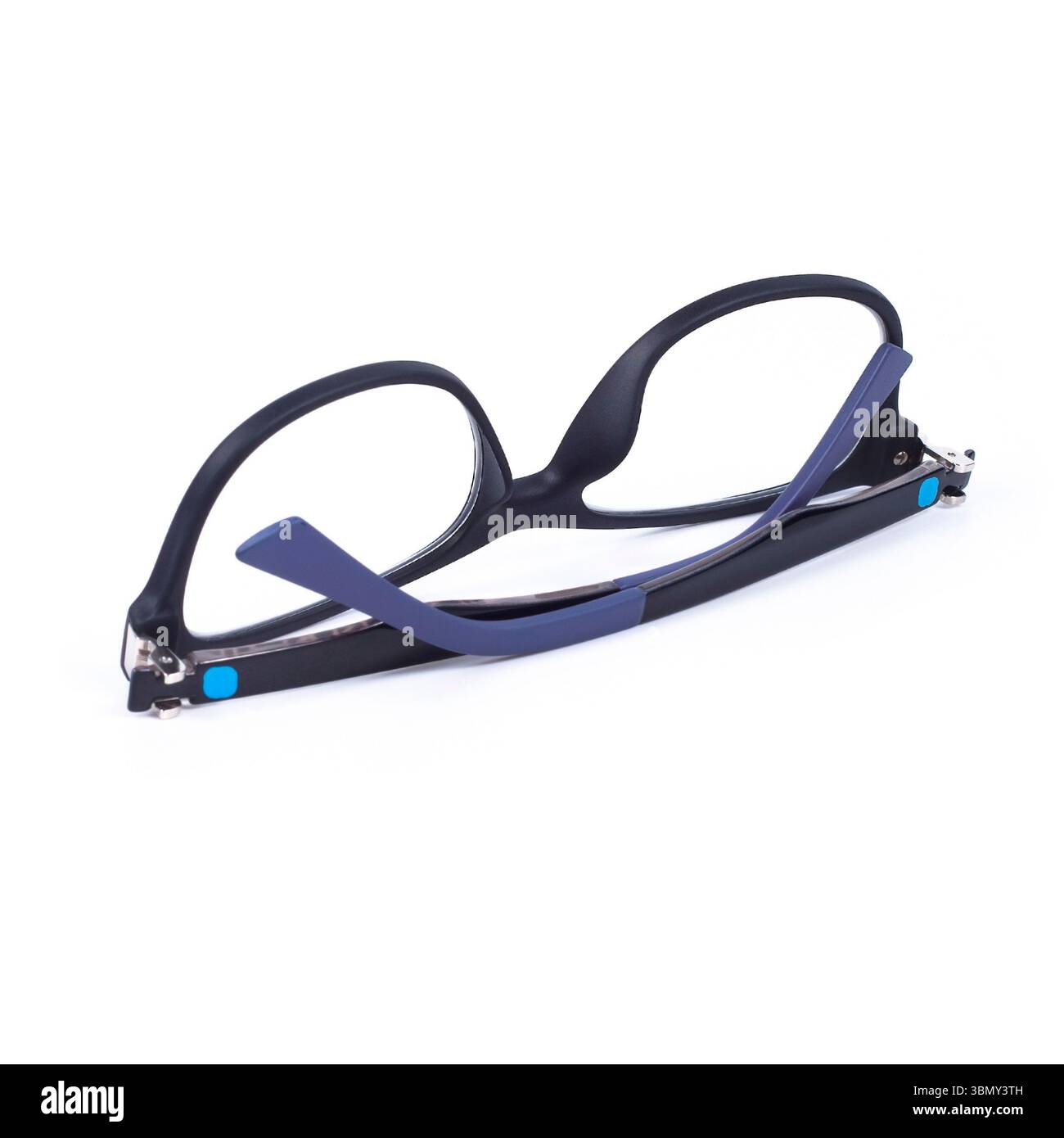 Si tratta di occhiali neri isolati su bianco. Foto Stock