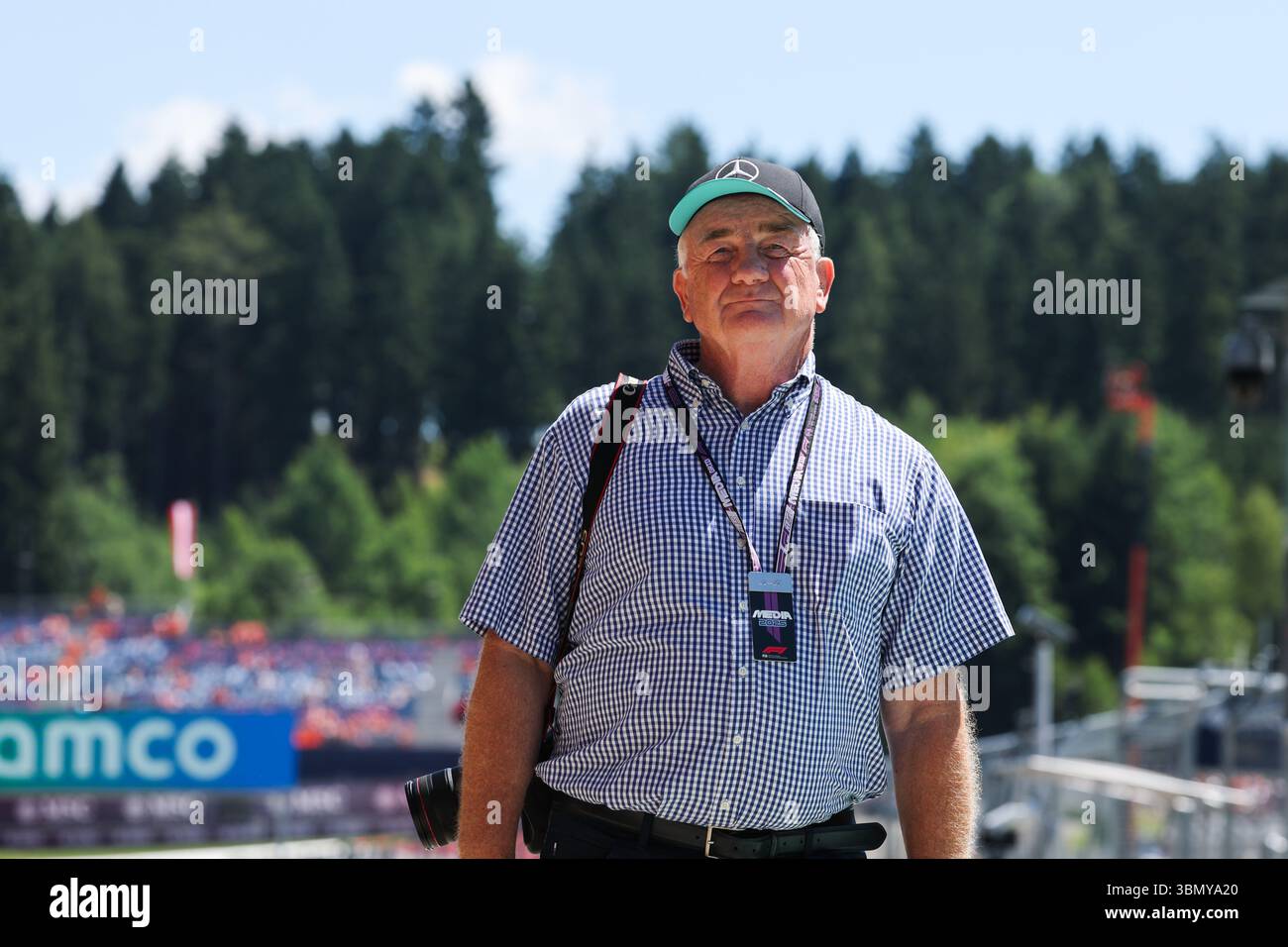 Wolfgang Wilhelm, fotografo durante il Gran Premio d'Austria di Formula 1 MSC Cruises 2025, 11° appuntamento del Campionato del mondo di Formula 1 FIA 2025 dal 27 al 29 giugno 2025 sul Red Bull Ring, a Spielberg, Austria Foto Stock