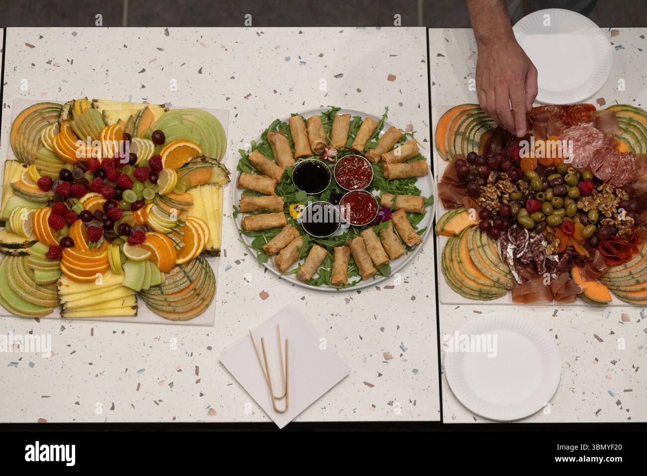 Antipasti; catering; tagliere di salumi Foto Stock