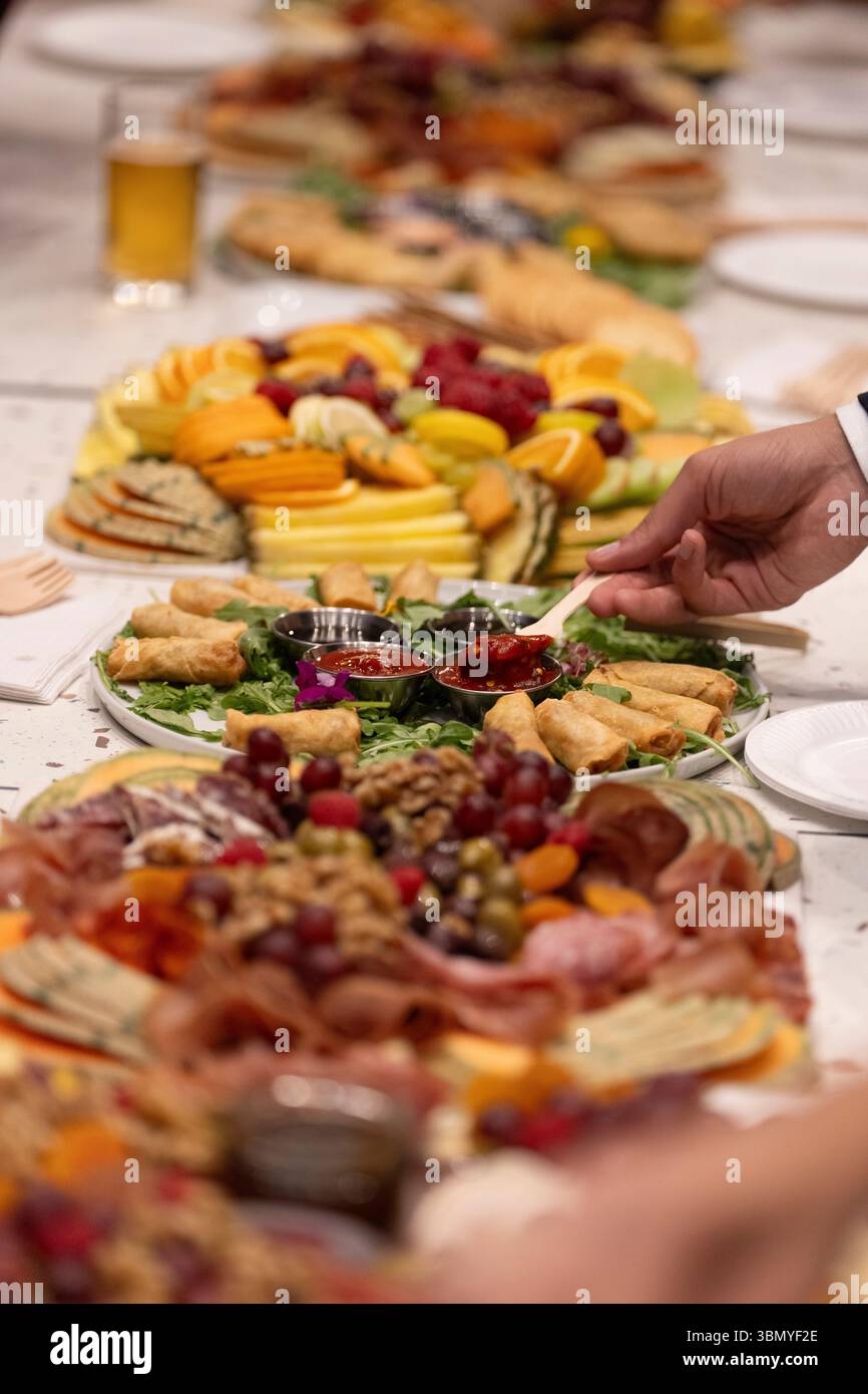 Antipasti; catering; tagliere di salumi Foto Stock