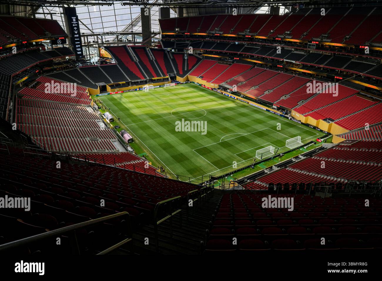Atlanta, Stati Uniti. 29 giugno 2025. Una vista generale mostra il Mercedes-Benz Stadium prima della partita di calcio del campionato del mondo per club FIFA 16 tra il Paris Saint-Germain FC e l'Inter Miami CF. Crediti: Nicolò campo/Alamy Live News Foto Stock