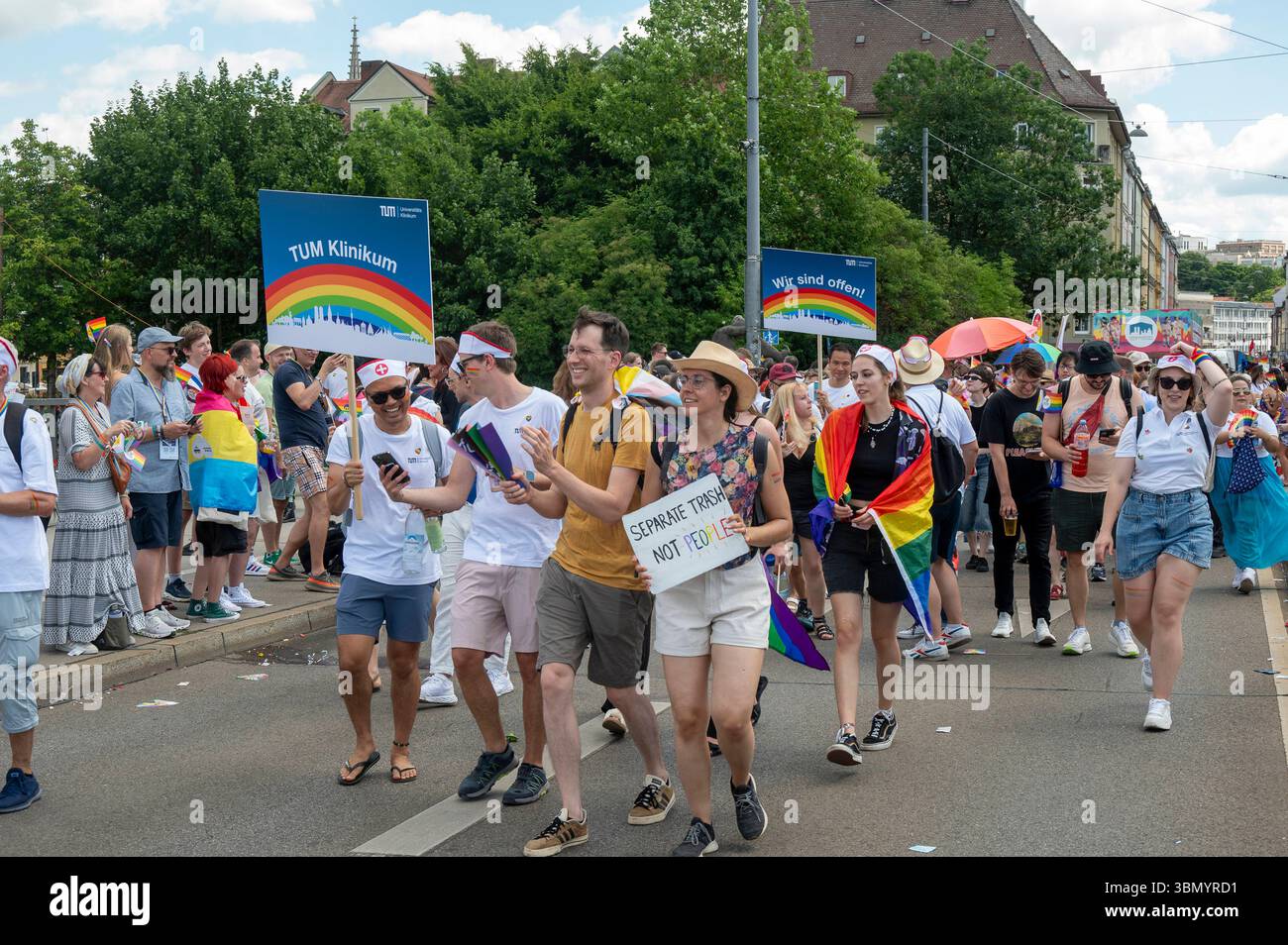Monaco di Baviera, CSD Politparade, TUM Universitaetsklinikum / Deutsches Herzzentrum *** Monaco di Baviera, CSD Politparade, TUM University Hospital German Heart Center Foto Stock