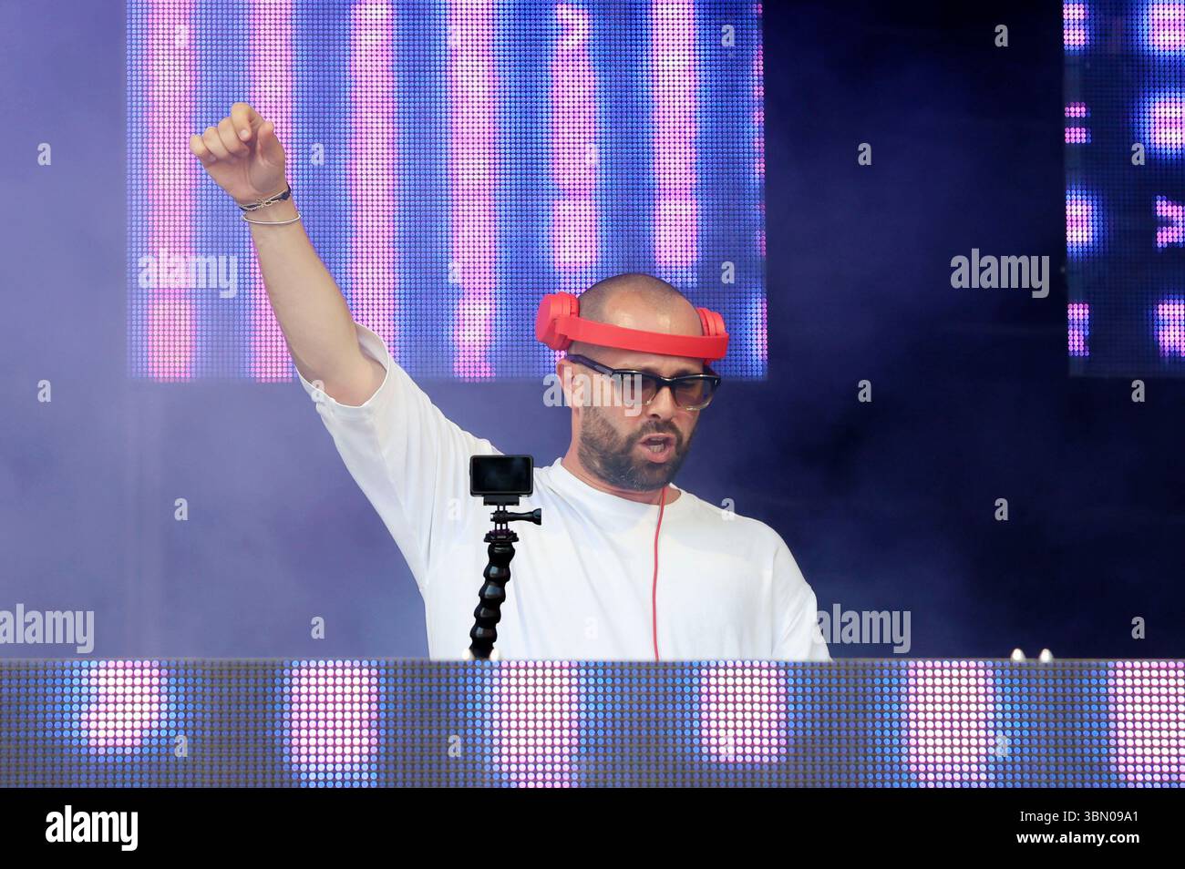 David Puentez Live Beim Rainbow Festival 2025 am Fühlinger SEE. Köln, 28.06.2025 Foto Stock