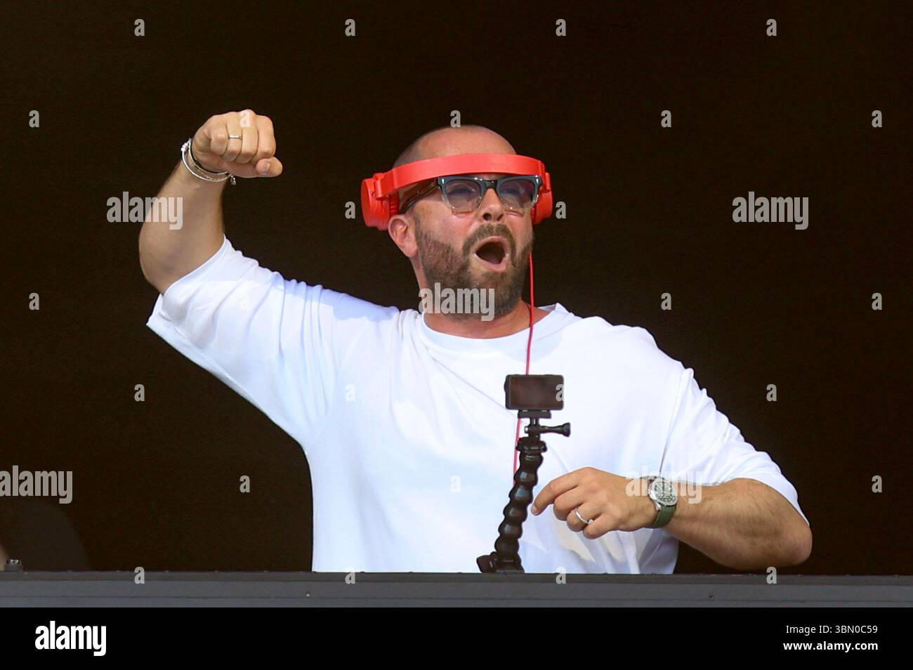David Puentez Live Beim Rainbow Festival 2025 am Fühlinger SEE. Köln, 28.06.2025 *** David Puentez live al Rainbow Festival 2025 a Fühlinger SEE Cologne, 28 06 2025 foto:xxF.xZeisingx/xFuturexImagex rainbow_5586 Foto Stock