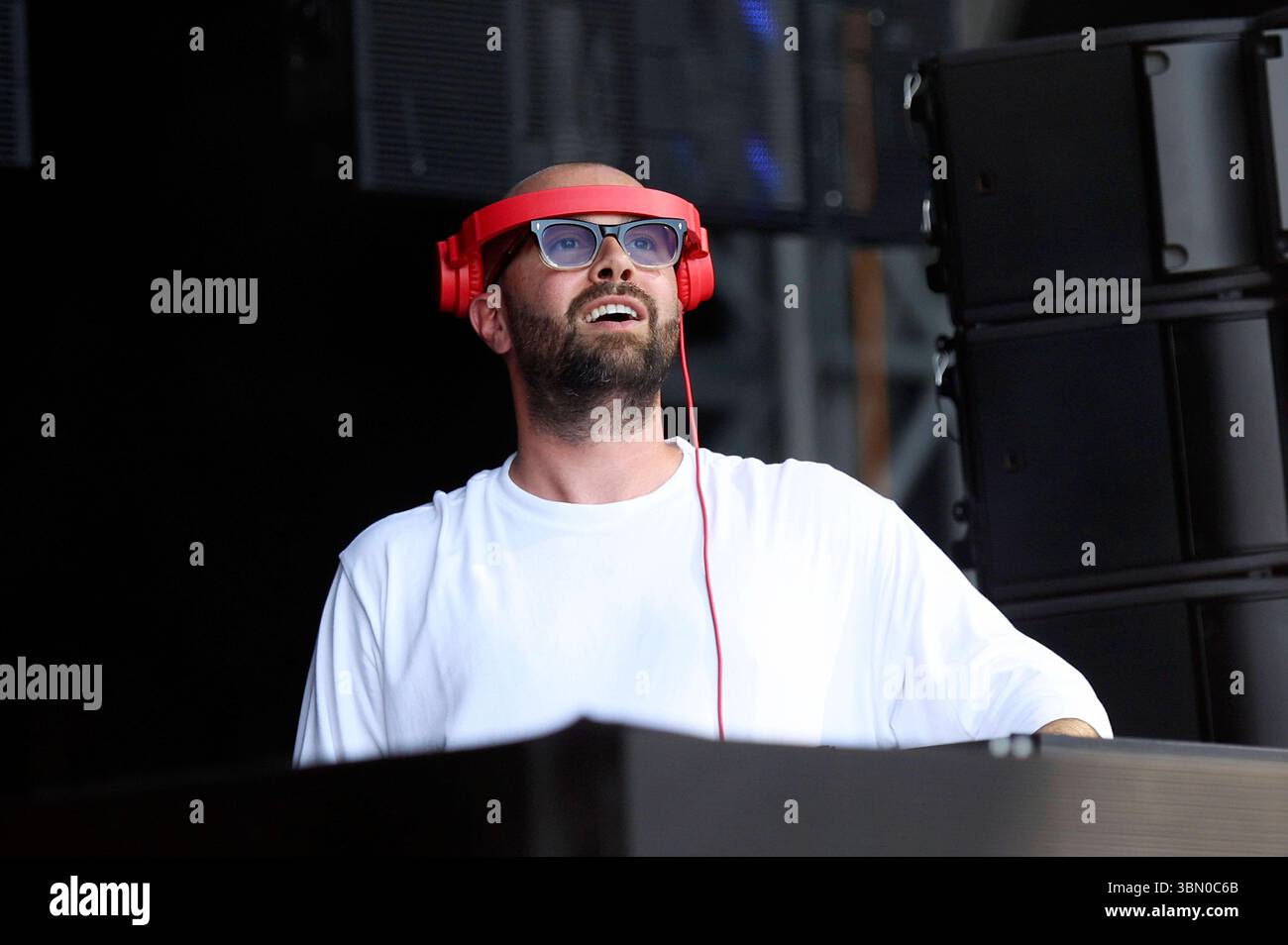 David Puentez Live Beim Rainbow Festival 2025 am Fühlinger SEE. Köln, 28.06.2025 *** David Puentez live al Rainbow Festival 2025 a Fühlinger SEE Cologne, 28 06 2025 foto:xxF.xZeisingx/xFuturexImagex rainbow_5588 Foto Stock