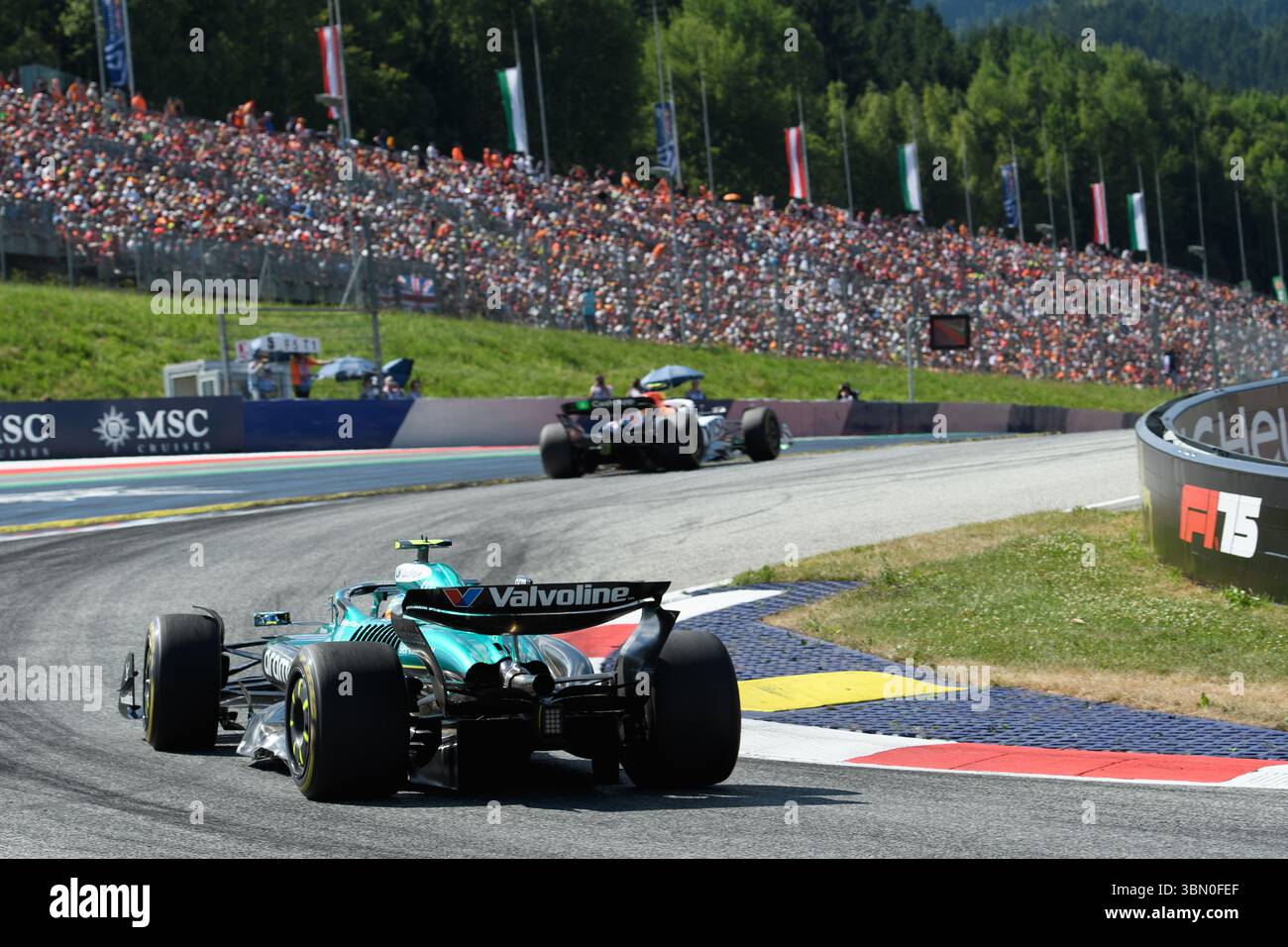 Spielberg, Austria. 29 giugno 2025. Fernando ALONSO (ESP) alla guida di Aston Martin alla curva 1 durante la MSC 2025 NAVIGA sul GP D'AUSTRIA a Spielberg (Stiria, Austria), 11° round del Campionato del mondo FIA F1 2025. Crediti: Riccardo Righetti/Alamy Live News Foto Stock