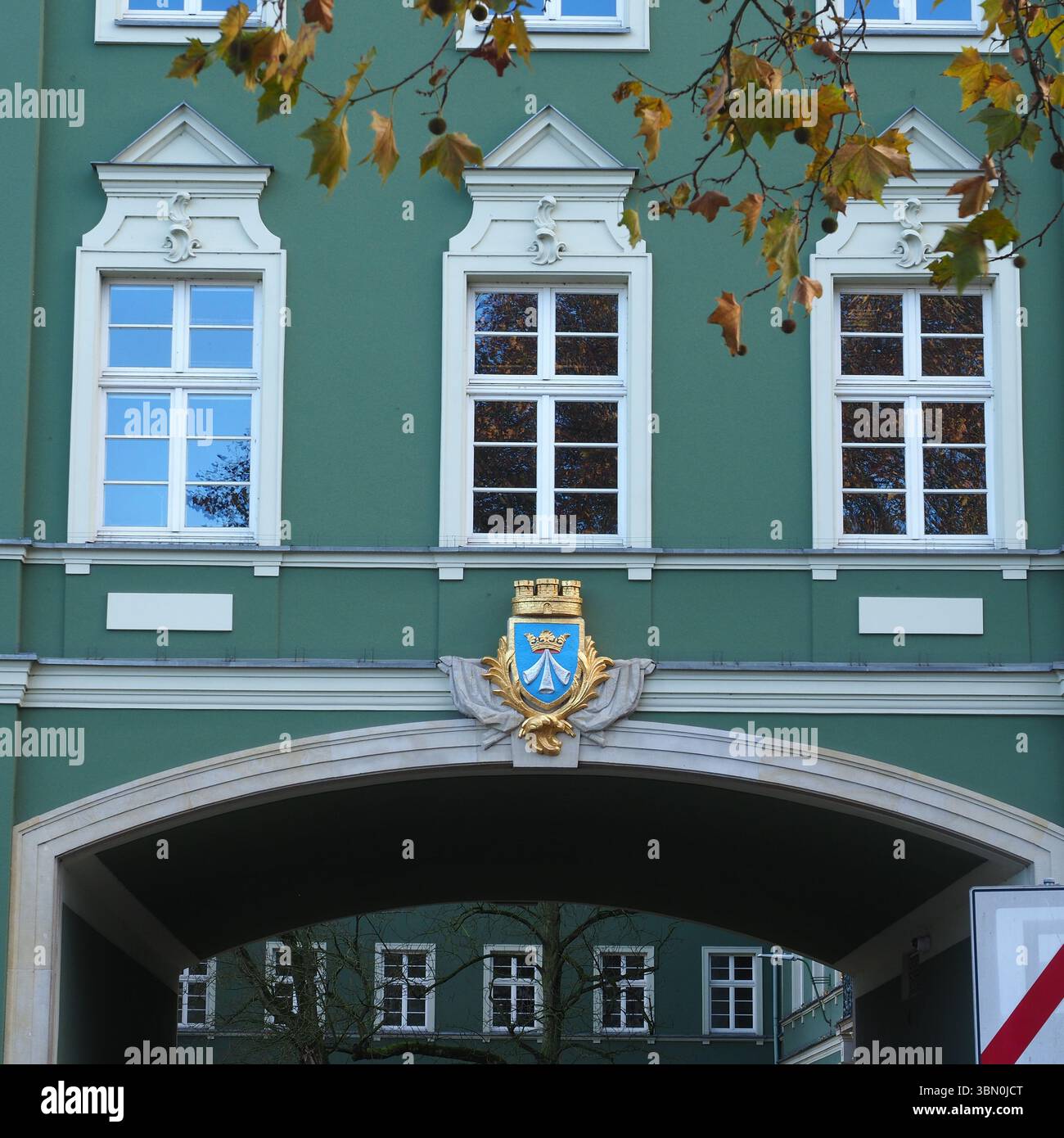 Municipio di Szczecin dettaglio architettonico con stemma Foto Stock