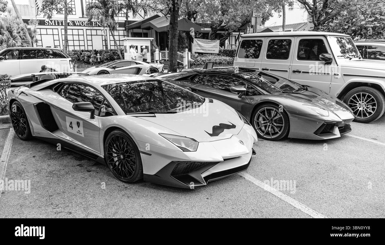 Miami Beach, Florida USA - 9 giugno 2024: 2023 L2022 Lamborghini Aventador LP 780-4 Ultimae oprange at mi Foto Stock