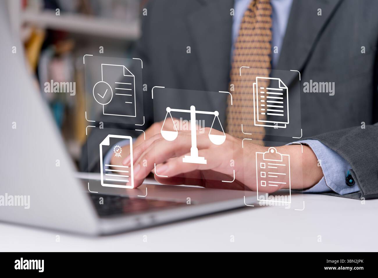 Professionisti aziendali che esaminano documenti legali su notebook con icone digitali. Perfetto per tecnologie legali, conformità aziendale, contratti legali e attività Foto Stock