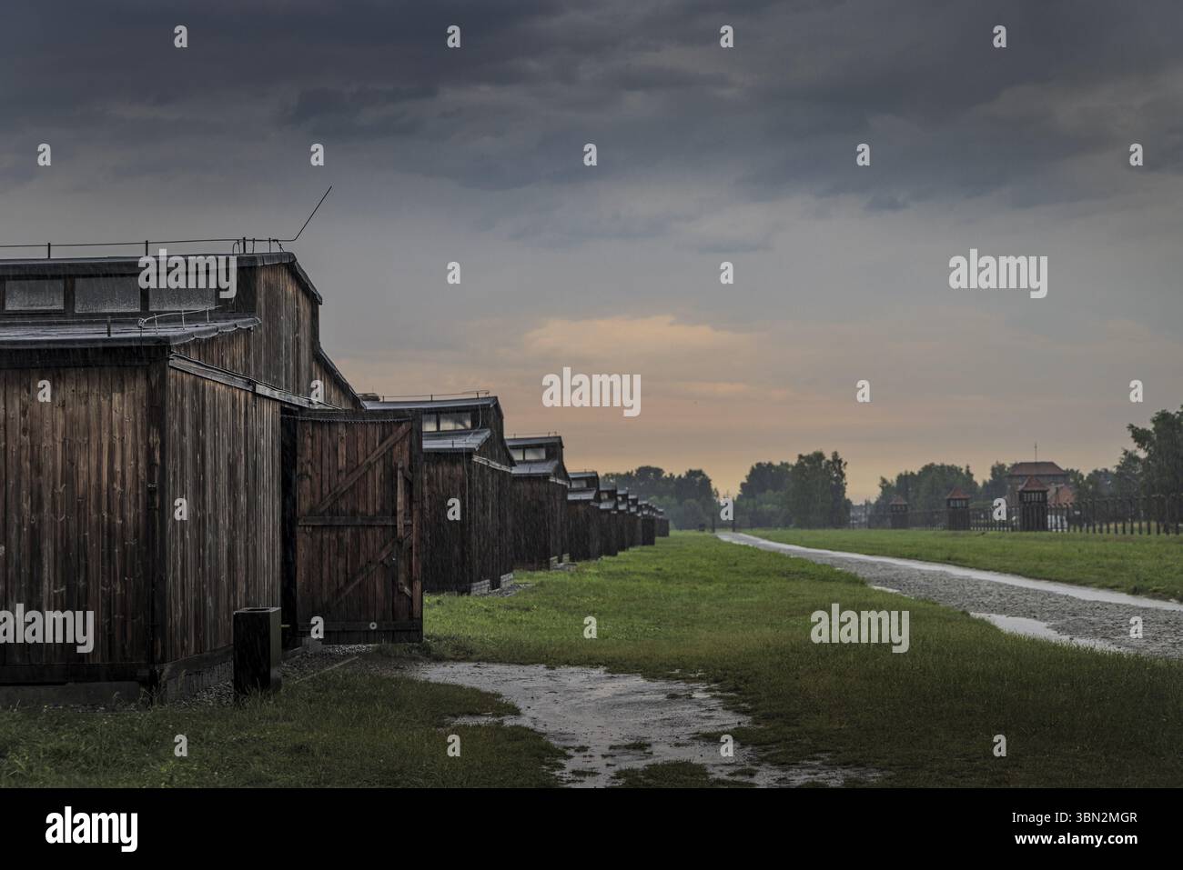 Brzezinka, Polonia - 17 luglio 2023: Vecchia caserma al Memorial e museo di Auschwitz-Birkena. Ex campo di concentramento e sterminio nazista Germani in Foto Stock