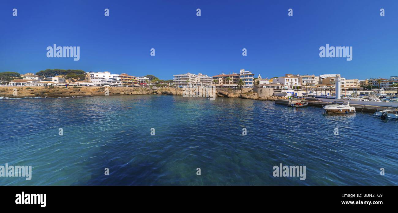 Cala Ratjada, comune di Capdepera, Mar Mediterraneo, Maiorca, Isole Baleari, Spagna, Europa Foto Stock