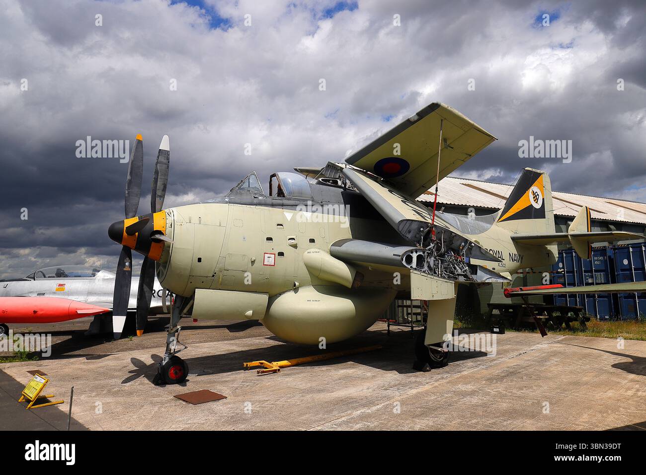 Fairey Gannet AEW3 in mostra allo Yorkshire Air Museum nel North Yorkshire, Regno Unito Foto Stock