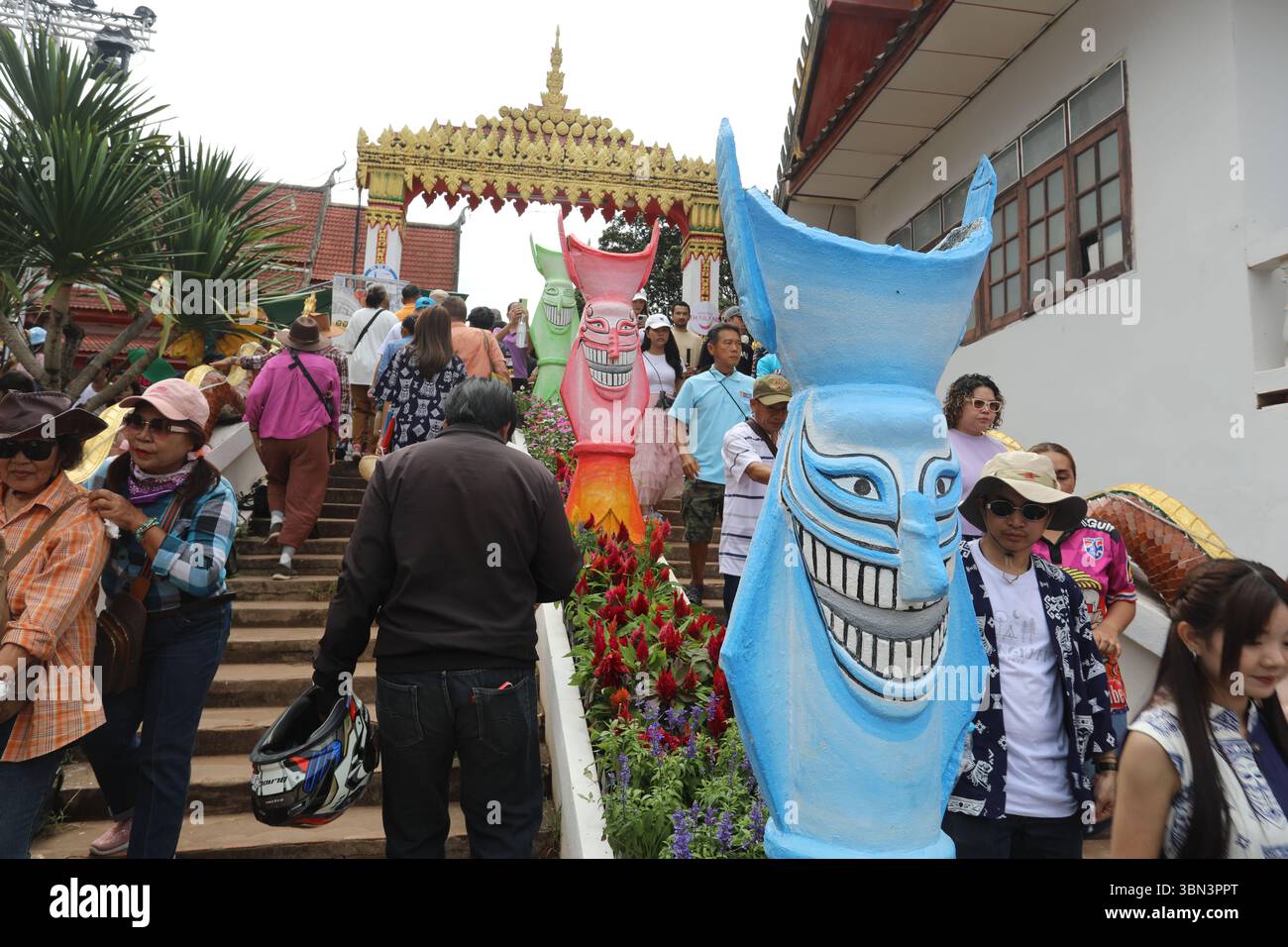 Raduno annuale di gruppi motociclistici al Dansai Ghost Festival nella provincia di Loei, nel nord della Thailandia. Foto Stock