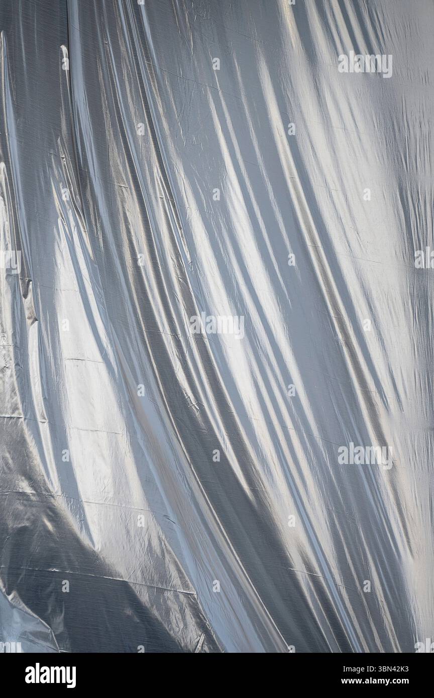 Tessuto nel vento. Drappeggiato Foto Stock