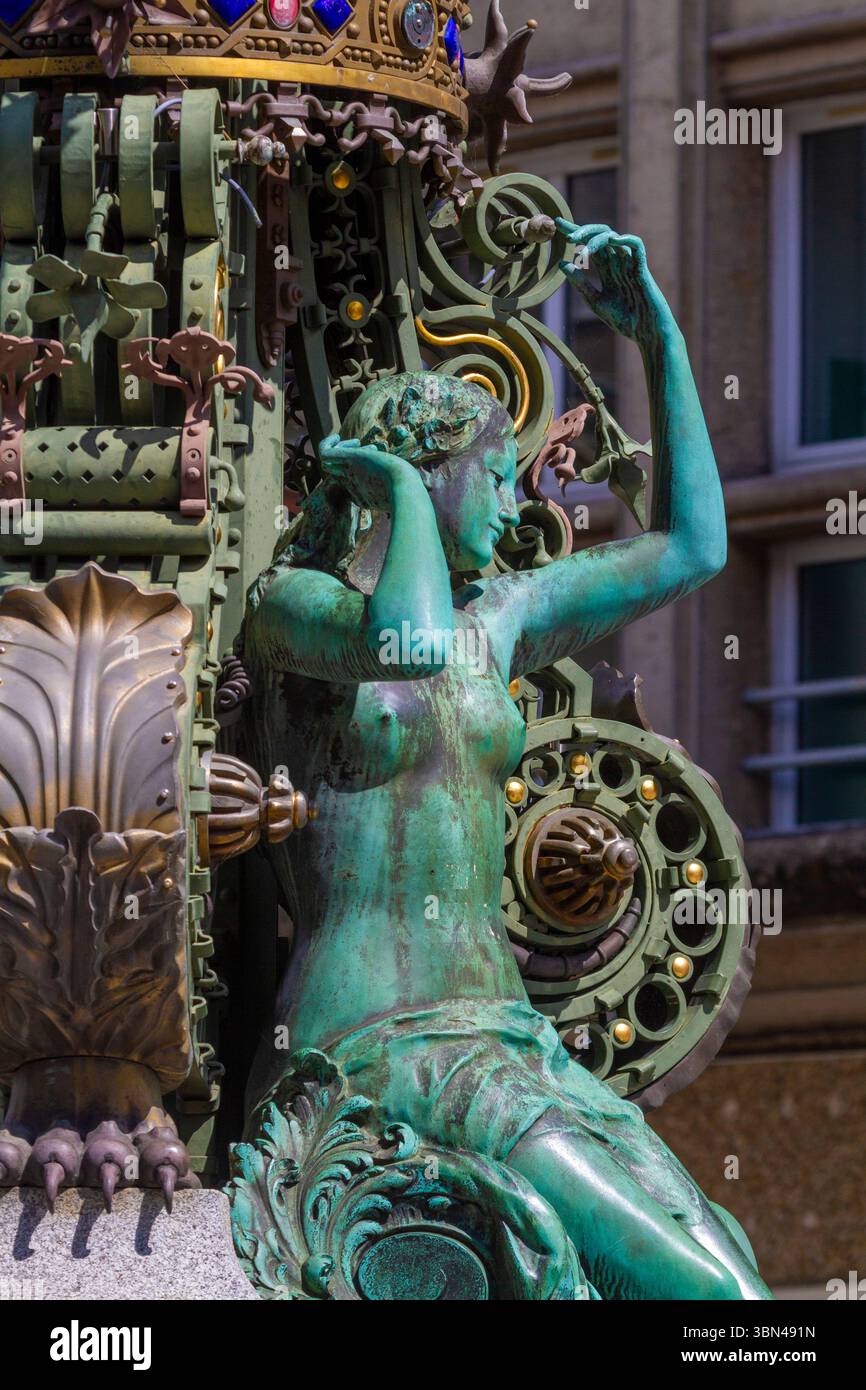 Francia, Hauts-de-France, Picardie, somme, Amiens. Il Dewailly Clock e Marie-sans-chemise. Architetto Emile Ricquier, scultore Albert Roze Foto Stock