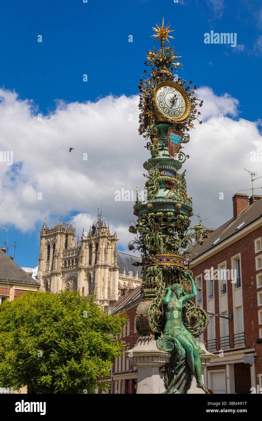 Francia, Hauts-de-France, Picardie, somme, Amiens. Il Dewailly Clock e Marie-sans-chemise. Architetto Emile Ricquier, scultore Albert Roze. Nella ba Foto Stock
