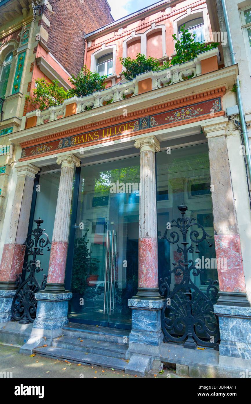 Francia, Hauts de France, Nord, Lille, Facade des Bains Lillois Foto Stock