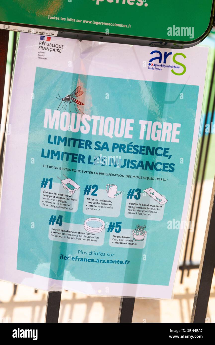 Parigi, ile-de-France, documento dell'ARS, agenzia regionale per la salute, riguardante la presenza della zanzara tigre Foto Stock
