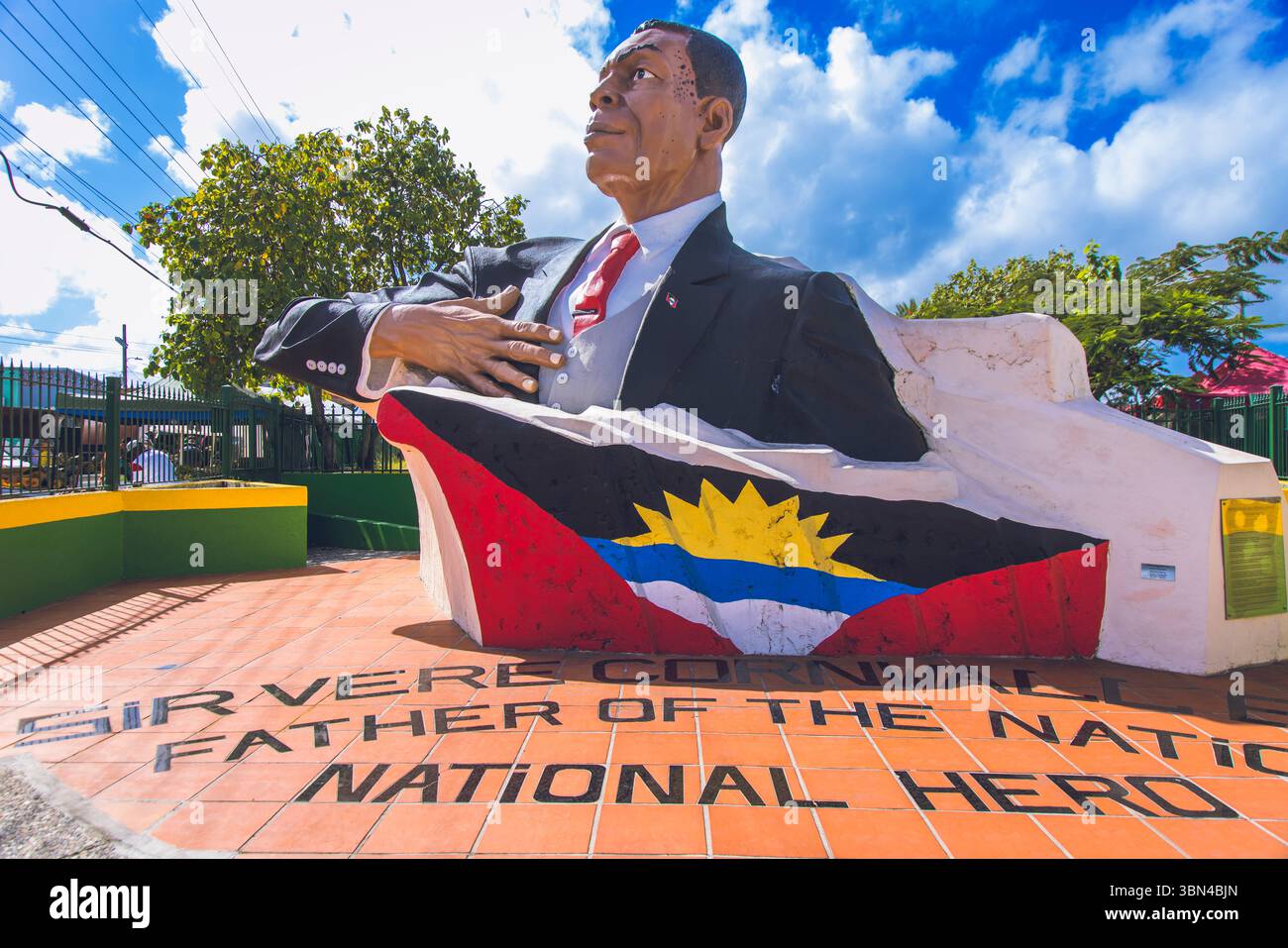 Antigua e Barbuda, Indie occidentali, Antigua Island. St. John La statua di Sir Vere Cornwall Bird, padre della Nazione Foto Stock