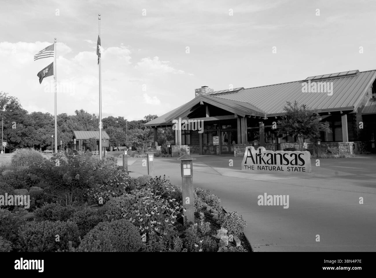Edificio dell'Arkansas Welcome Center con cartellonistica, che offre informazioni per i visitatori e risorse per i viaggi, USA. Foto Stock