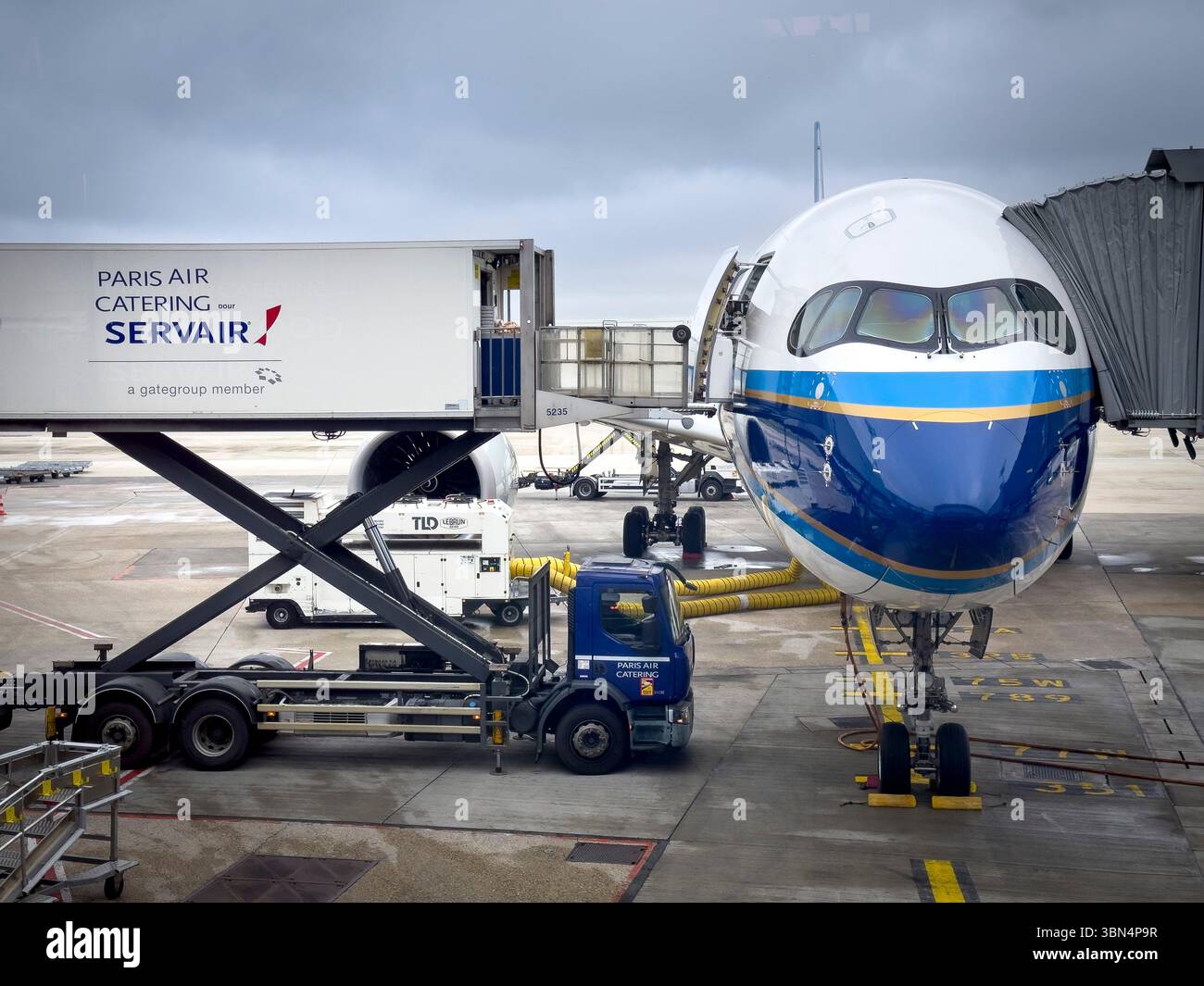 Parigi, Ile-de-France, aeroporto Charles de Gaulle. Servair fornisce un aereo. Catering Foto Stock