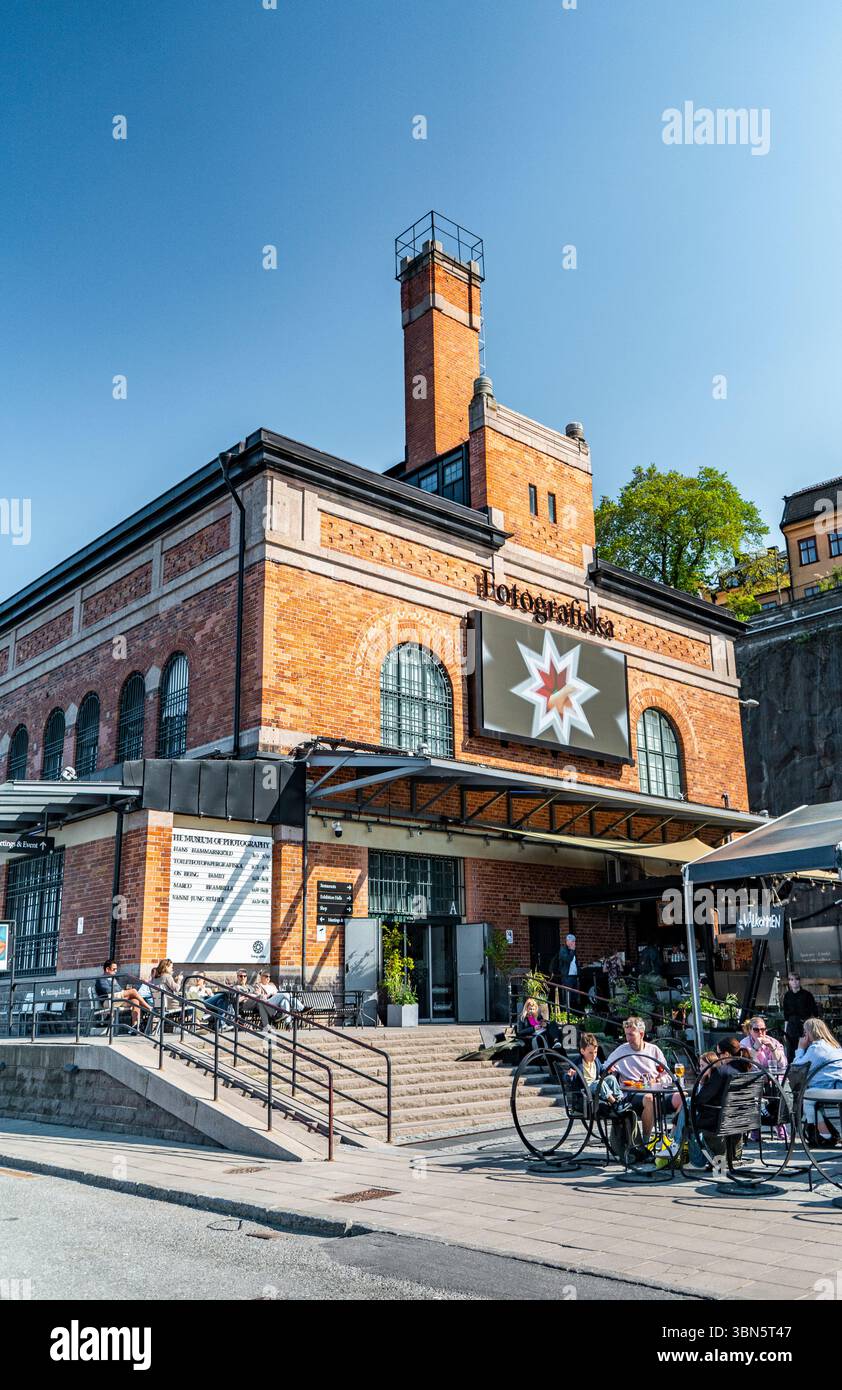 L'esterno del museo Fotografiska presenta caffetteria e mattoni Foto Stock
