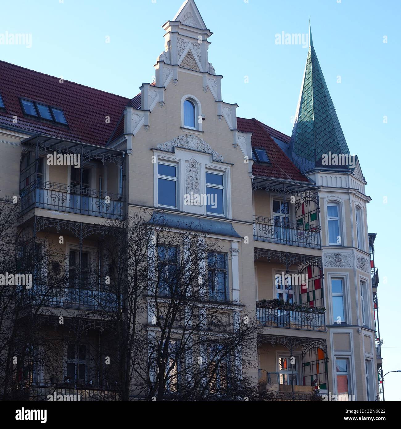 Edificio residenziale storico con Torre decorativa a Szczecin, Polonia Foto Stock