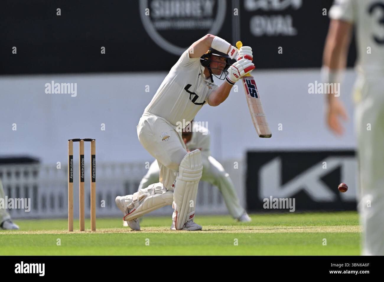Londra, Inghilterra, 30 giugno 2025: Rory Burns del Surrey durante il Rothesay County Championship, Division One game tra Surrey e Durham al Kia Oval di Londra, Inghilterra. Crediti: Keith Gillard/Alamy Live News Foto Stock