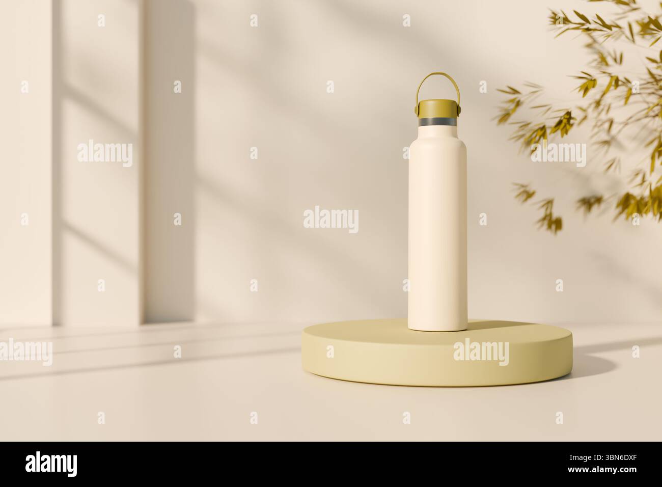 Bottiglia d'acqua beige su una piattaforma rotonda con ombre morbide e una pianta dallo stile minimalista. rendering 3d. Foto Stock
