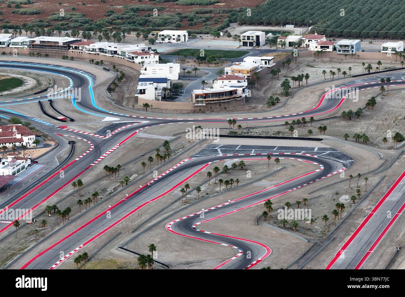 Vista dall'alto dell'ippodromo Thermal Club Indycar, domenica 11 maggio 2025, a Thermal, calib. Foto Stock