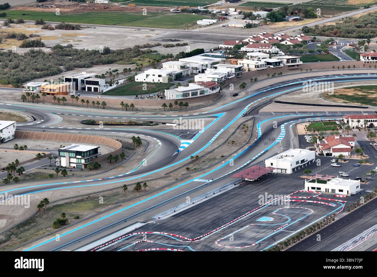 Vista dall'alto dell'ippodromo Thermal Club Indycar, domenica 11 maggio 2025, a Thermal, calib. Foto Stock