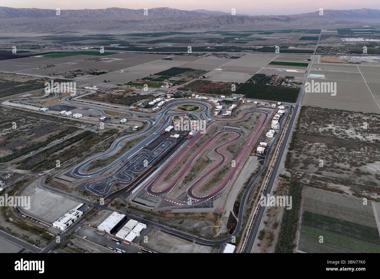 Vista dall'alto dell'ippodromo Thermal Club Indycar, domenica 11 maggio 2025, a Thermal, calib. Foto Stock