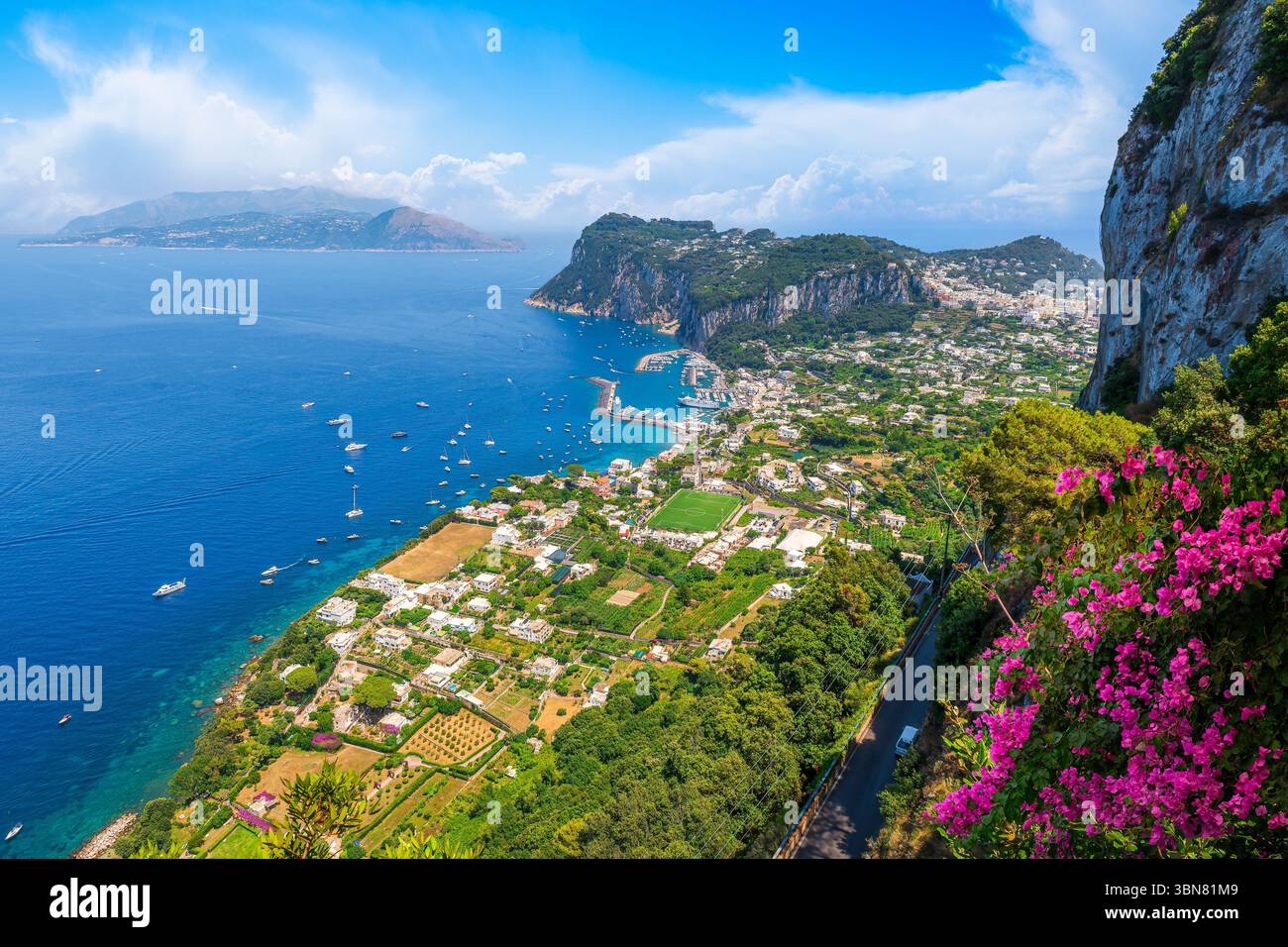Vista panoramica dell'isola di Capri da Anacapri, Monte Solaro, Italia Foto Stock