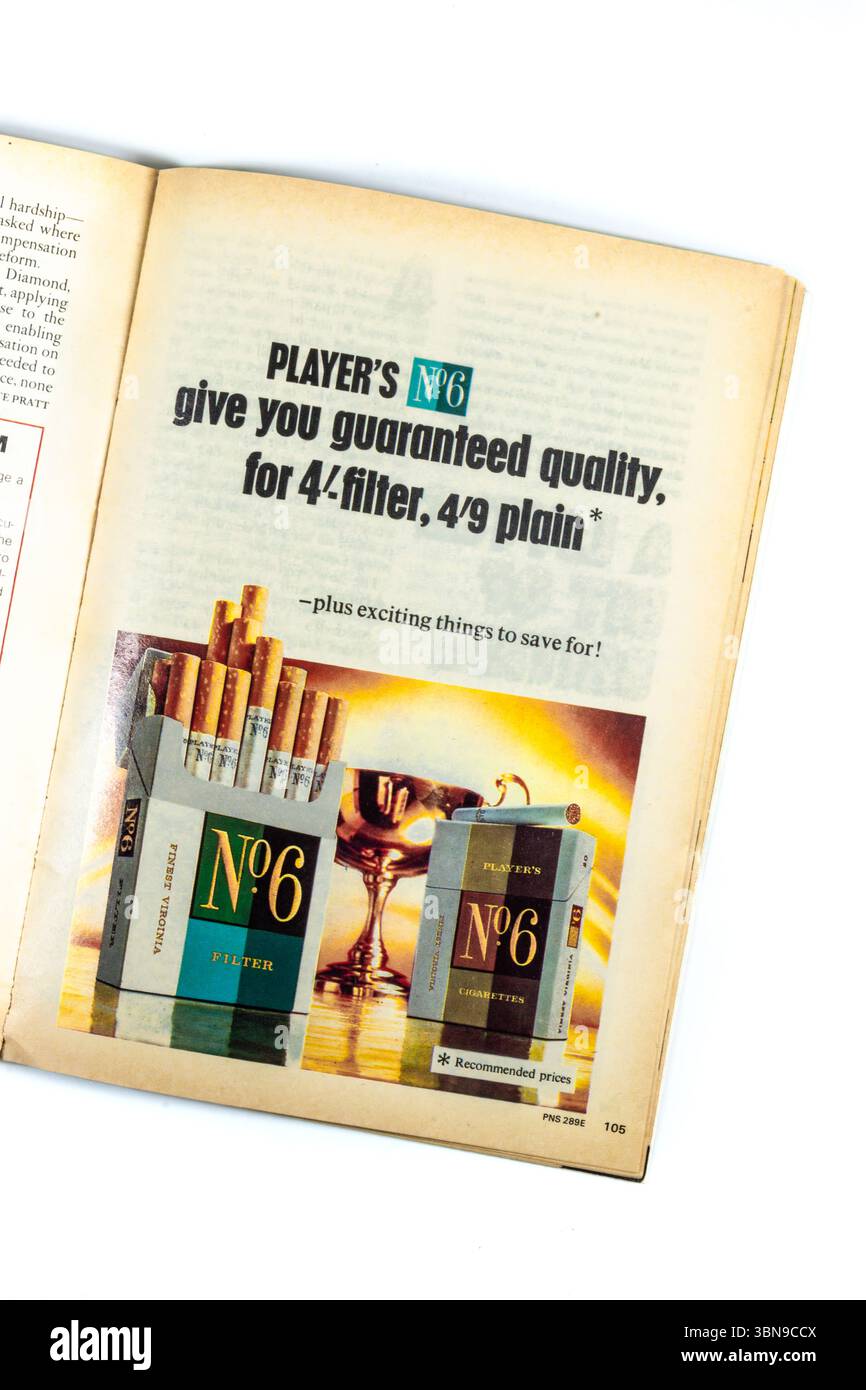 Pubblicità su riviste vintage per sigarette numero 6 del giocatore con rivendicazioni di qualità premium e immagini promozionali con sigarette Foto Stock