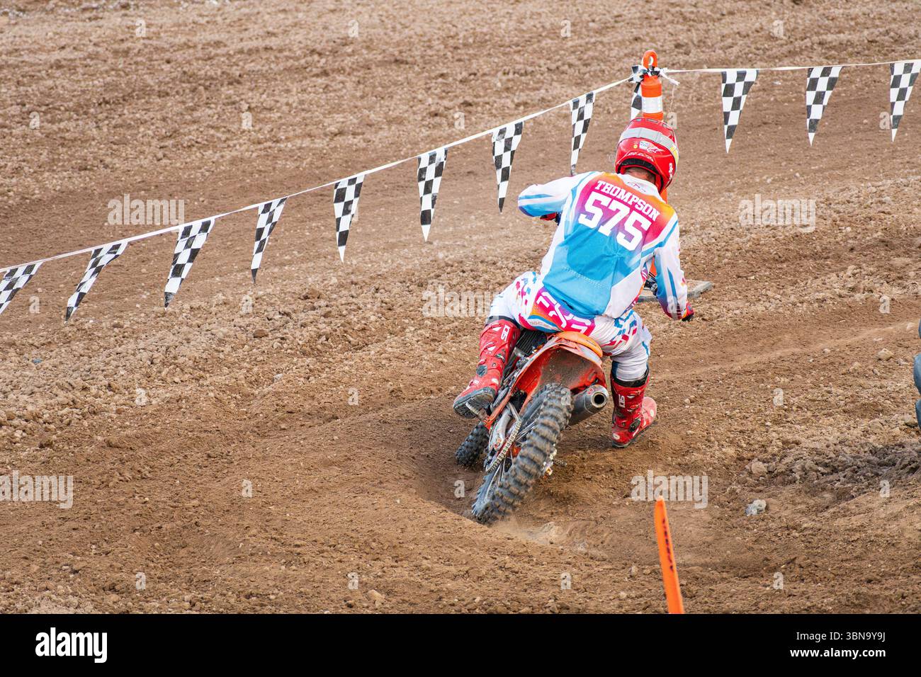Nephi, Utah – 28 giugno 2025: Il pilota di motocross Nick Thompson corre durante la gara Juab Xtreme Racing a Nephi, Utah. Foto Stock