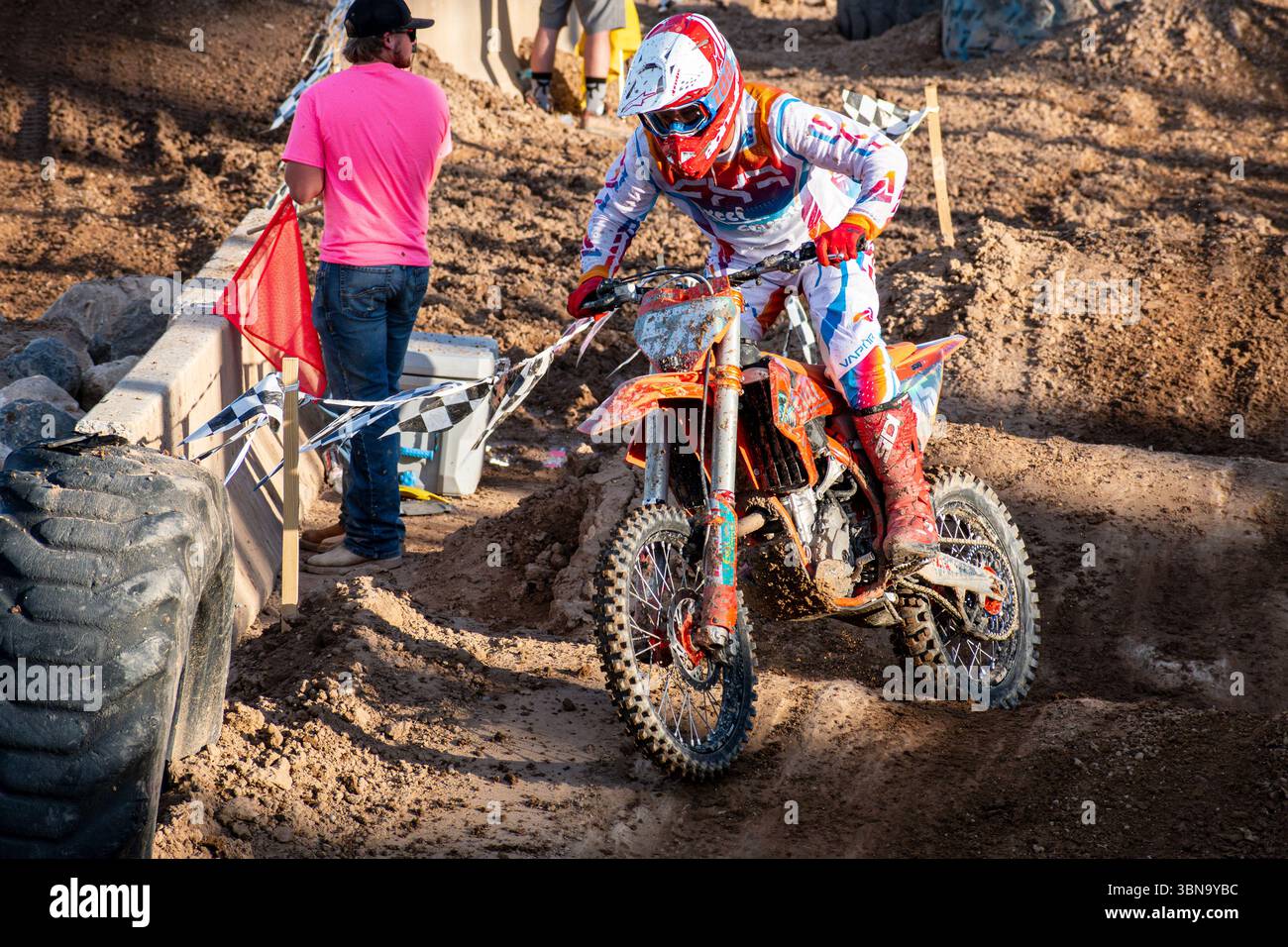 Nephi, Utah – 28 giugno 2025: Il pilota di motocross Nick Thompson corre durante la gara Juab Xtreme Racing a Nephi, Utah. Foto Stock