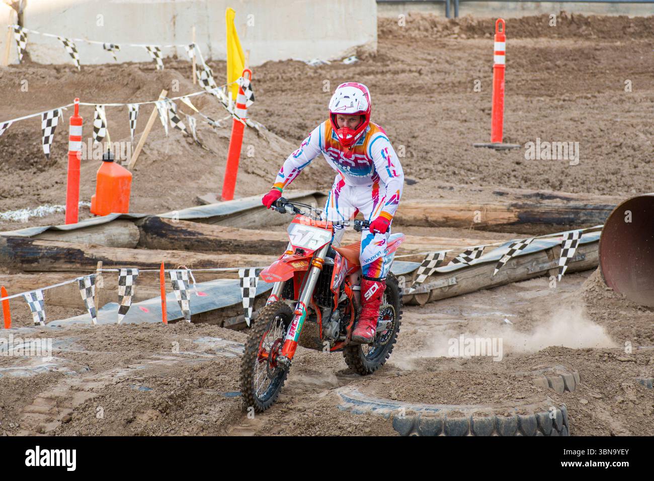 Nephi, Utah – 28 giugno 2025: Il pilota di motocross Nick Thompson corre durante la gara Juab Xtreme Racing a Nephi, Utah. Foto Stock