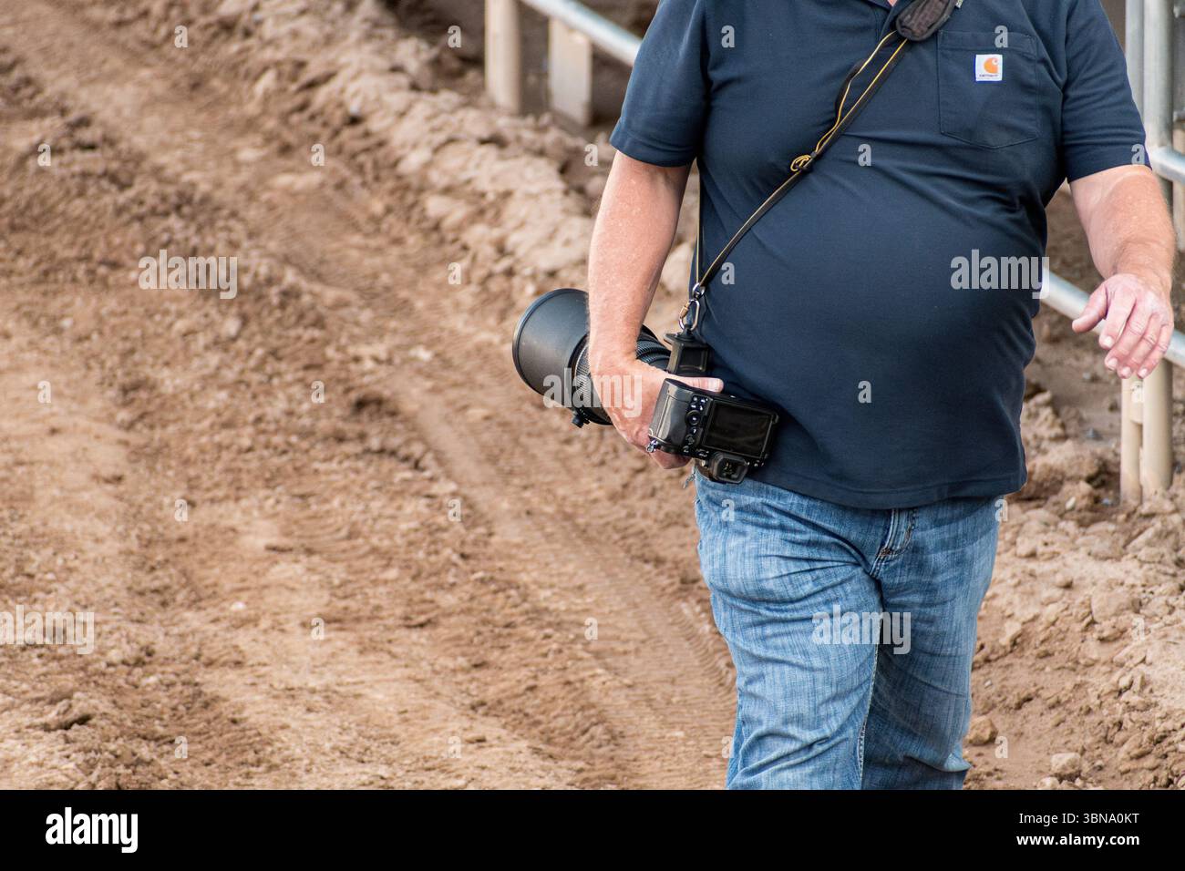 28 giugno 2025 - Nephi, Utah: Vista dettagliata di una fotocamera tenuta da un fotografo durante l'evento Juab Xtreme Racing presso la fiera della contea di Juab. Foto Stock