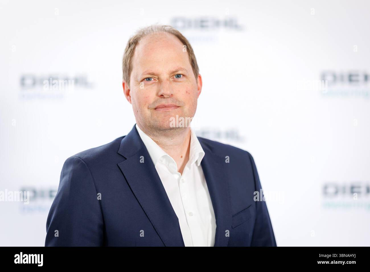 Norimberga, Germania. 1 luglio 2025. Christof Bosbach, CEO della Diehl Metering Division del conglomerato Diehl, nella foto a margine della conferenza stampa annuale dell'azienda. Diehl Stiftung & Co KG è un gruppo tedesco di società con sede a Norimberga. Il gruppo è a conduzione familiare. Il gruppo è diviso in cinque sottogruppi: Difesa, aviazione, metallo, controlli e misurazione. Crediti: Daniel Karmann/dpa/Alamy Live News Foto Stock
