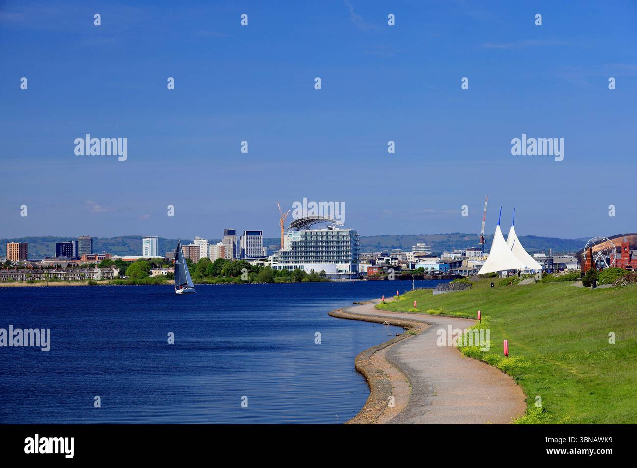 La Baia di Cardiff dallo sbarramento, Cardiff, Galles del Sud, Regno Unito. Foto Stock