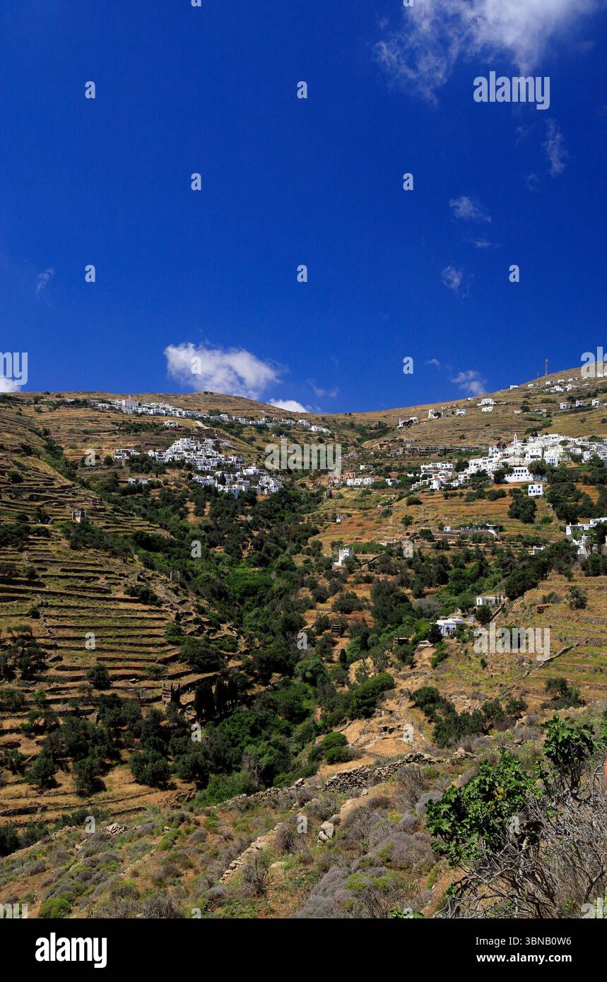 Villaggi di montagna Triantaros e Berdemiaros, Tinos, Isole Cicladi, Grecia. Foto Stock