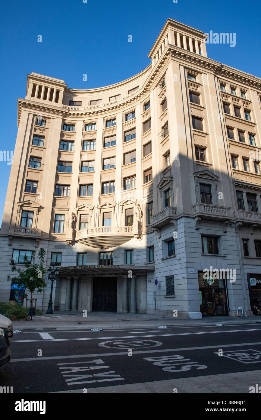 L'edificio foment del Treball Nacional Barcelona Spagna 29.06.2025 Foto Stock