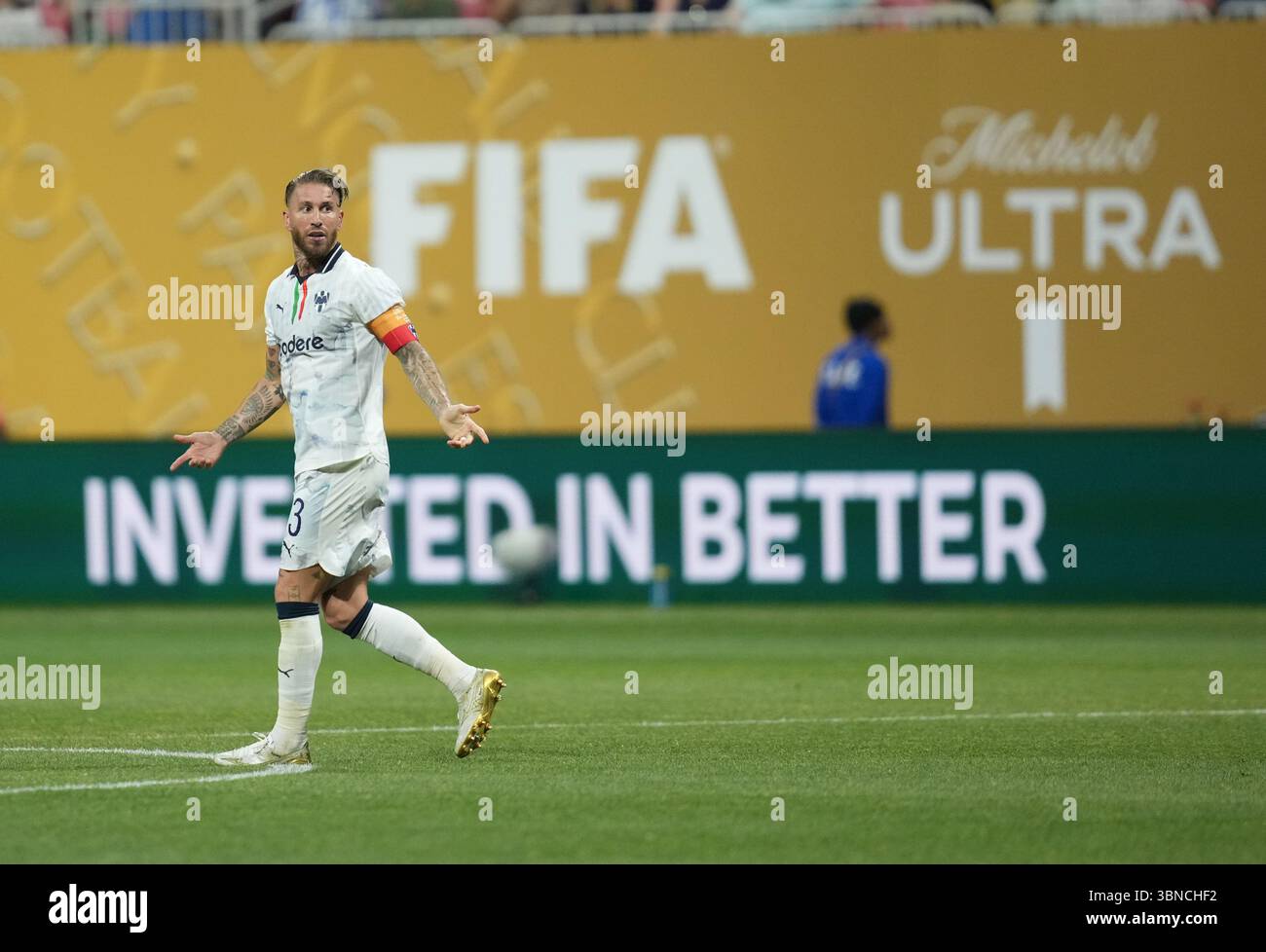 Atlanta, Stati Uniti. 1 luglio 2025. Sergio Ramos del CF Monterrey reagisce durante la partita di 16 partite tra il Borussia Dortmund tedesco e il CF Monterrey del Messico alla Coppa del mondo per club FIFA 2025 al Mercedes-Benz Stadium di Atlanta, Georgia, Stati Uniti, 1° luglio, 2025. crediti: Huang Zongzhi/Xinhua/Alamy Live News Foto Stock