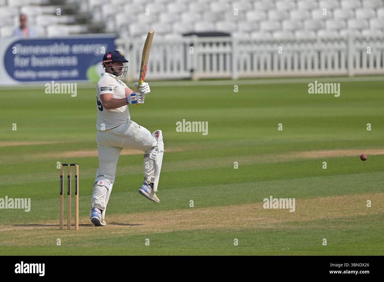 Londra, Inghilterra, 1 luglio 2025: Alex Lees di Durham si reca al 125 durante il Rothesay County Championship, partita di Division One tra Surrey e Durham al Kia Oval di Londra, Inghilterra. Crediti: Keith Gillard/Alamy Live News Foto Stock