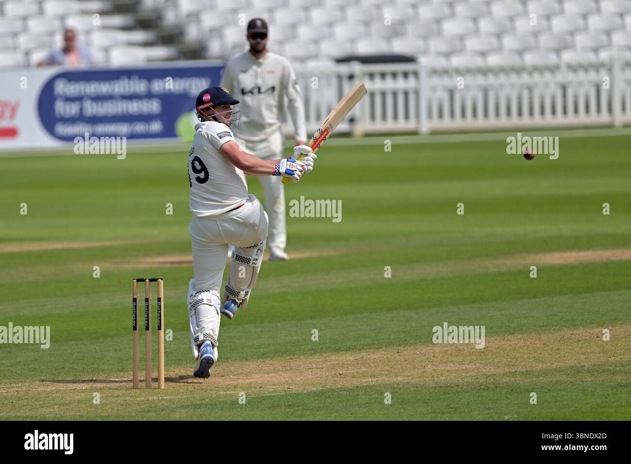 Londra, Inghilterra, 1 luglio 2025: Alex Lees di Durham si reca al 125 durante il Rothesay County Championship, partita di Division One tra Surrey e Durham al Kia Oval di Londra, Inghilterra. Crediti: Keith Gillard/Alamy Live News Foto Stock