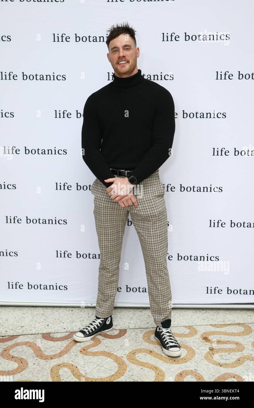 Jackson Lonie partecipa al Life Botanics Launch con Jodi Gordon al ristorante Rashays Darling Harbour Foto Stock