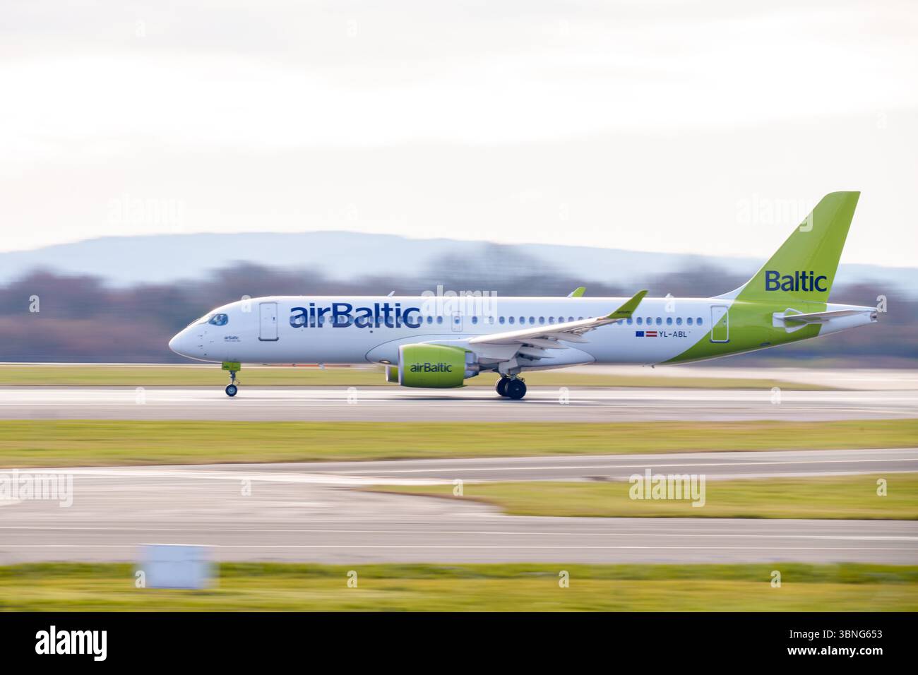 Air Baltic Airbus A220 Foto Stock