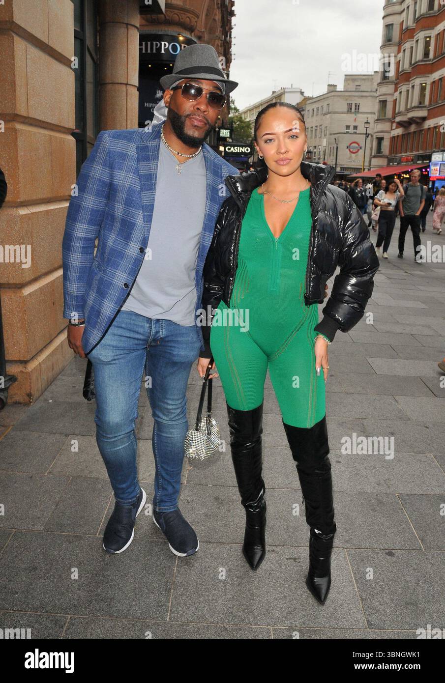 Kule T e Lauren Halil alla proiezione del film di gala "Joy Ride" nel Regno Unito, Vue West End, Leicester Square, mercoledì 26 luglio 2023 a Londra, Inghilterra, Regno Unito. CAP/CAN ©CAN/Capital Pictures Foto Stock