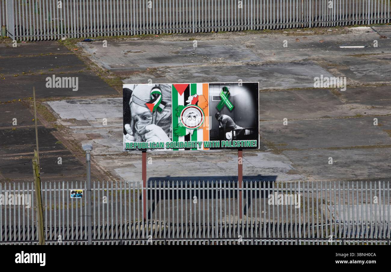 Murales politici a Derry City Foto Stock