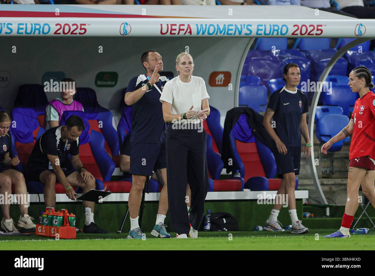 Stadio St. Jakob-Park: Mister Gemma Grainger (Norvegia) durante la partita UEFA Womens EURO 2025 di gruppo A tra, Svizzera. 2 luglio 2025. E la Norvegia al St. Jakob-Park di Basilea, Svizzera. Francesco Farina/SPP (FRANCESCO FARINA/SPP) credito: SPP Sport Press Photo. /Alamy Live News Foto Stock